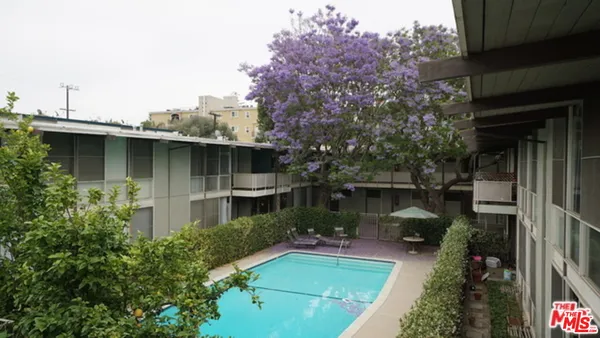 a view of a house with a tub