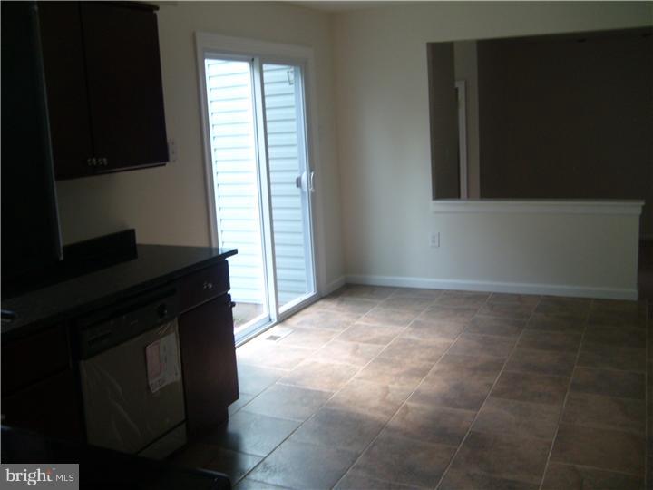114 Pleasant Hill Road Cheltenham, PA 19012 - Photo 4 of 10 Gallery Image 4