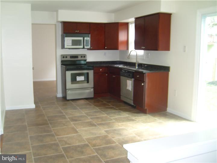 114 Pleasant Hill Road Cheltenham, PA 19012 - Photo 6 of 10 Gallery Image 6