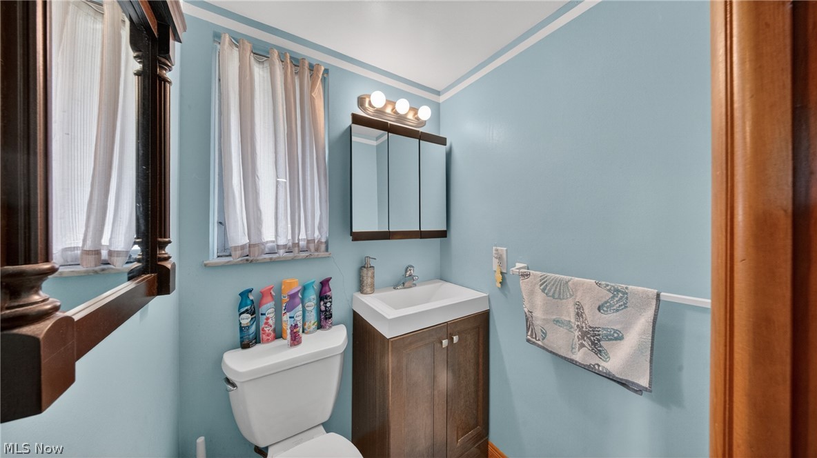 6649 Maplehurst Road North Olmsted, OH 44070 - Photo 25 of 47