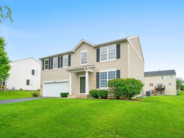 $375,000 | 824 Briarcliff Drive, Minooka, IL 60447