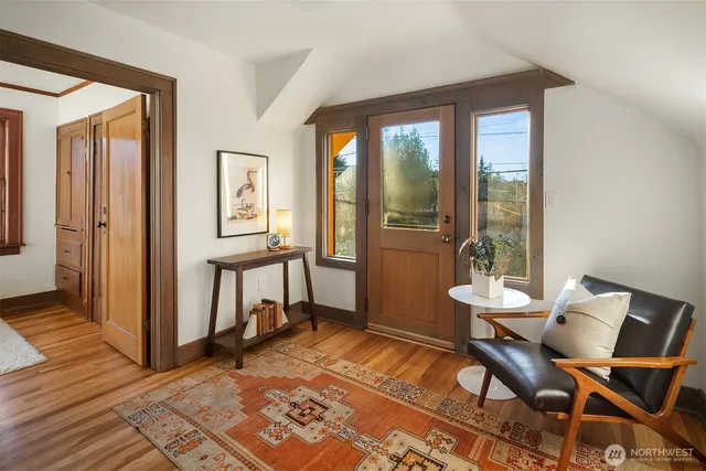 $1,395,000 | 5027 8th Avenue Northeast, Seattle, WA 98105