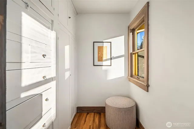 $1,395,000 | 5027 8th Avenue Northeast, Seattle, WA 98105