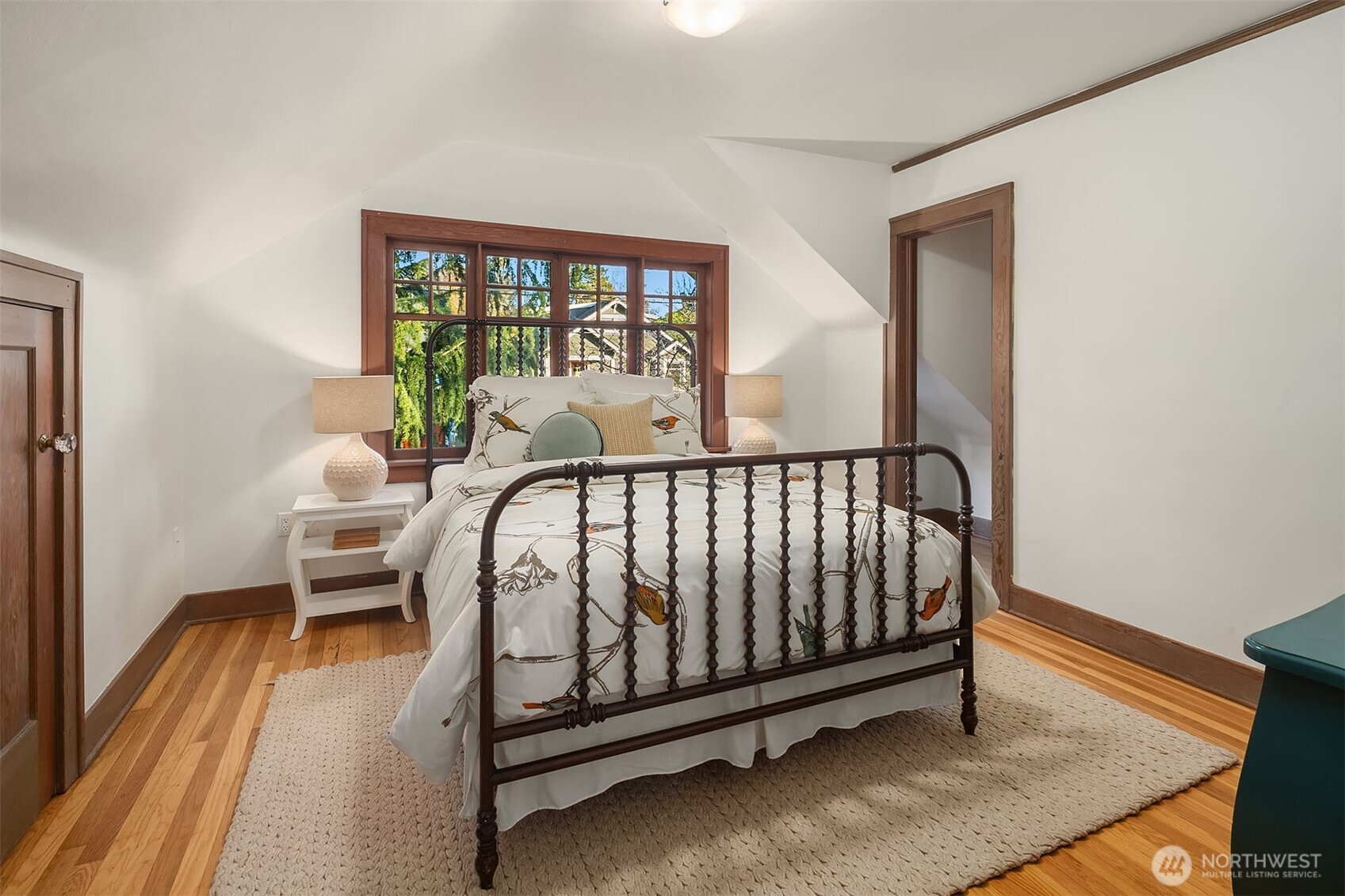 5027 8th Avenue Northeast Seattle, WA 98105 - Photo 23 of 33