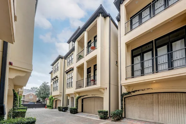 $995,000 | 2140 Kipling Street, Houston, TX 77098