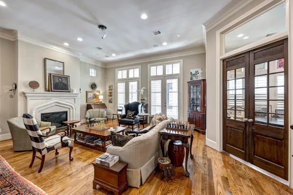 $995,000 | 2140 Kipling Street, Houston, TX 77098