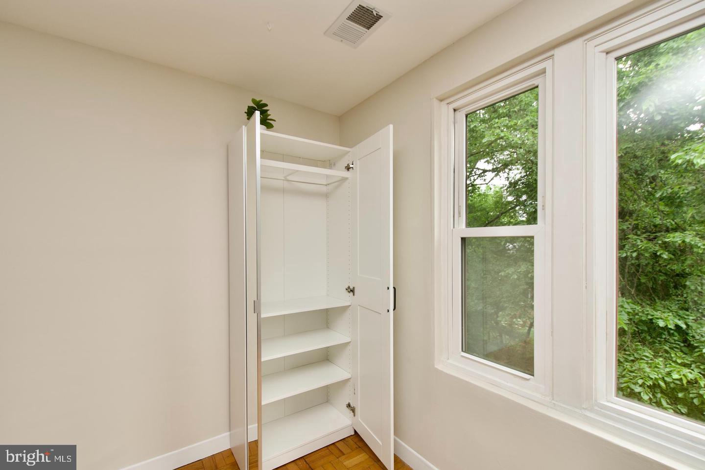 4840 MacArthur Court, Unit 504 Washington, DC 20007 - Photo 19 of 27