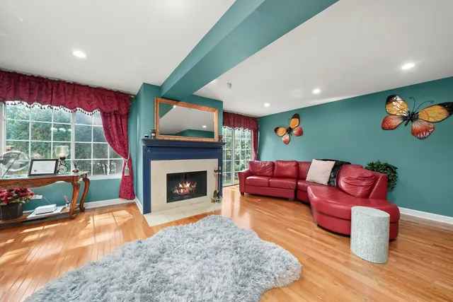 $509,999 | 2571 Essex Drive, Northbrook, IL 60062