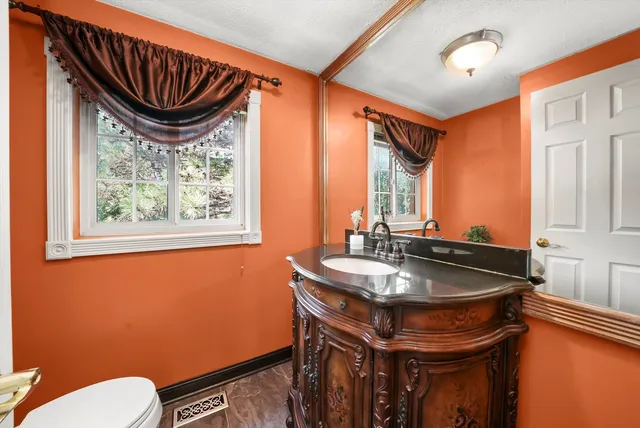 $509,999 | 2571 Essex Drive, Northbrook, IL 60062