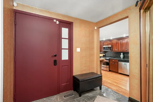 $509,999 | 2571 Essex Drive, Northbrook, IL 60062