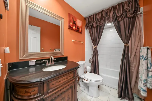 $509,999 | 2571 Essex Drive, Northbrook, IL 60062