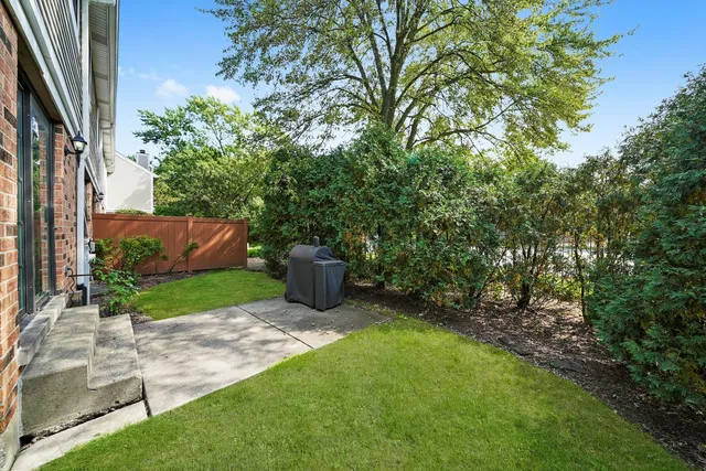 $509,999 | 2571 Essex Drive, Northbrook, IL 60062