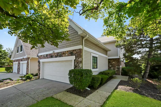 $509,999 | 2571 Essex Drive, Northbrook, IL 60062