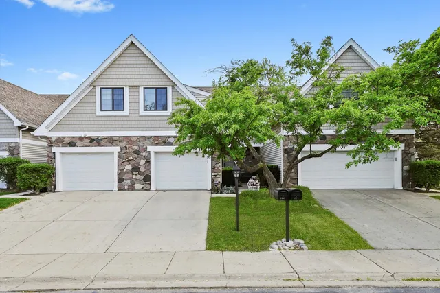 $509,999 | 2571 Essex Drive, Northbrook, IL 60062
