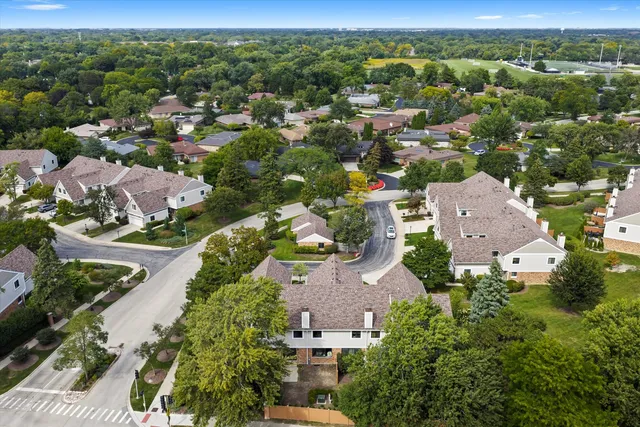 $509,999 | 2571 Essex Drive, Northbrook, IL 60062