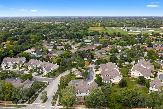 $509,999 | 2571 Essex Drive, Northbrook, IL 60062