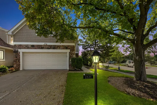 $509,999 | 2571 Essex Drive, Northbrook, IL 60062