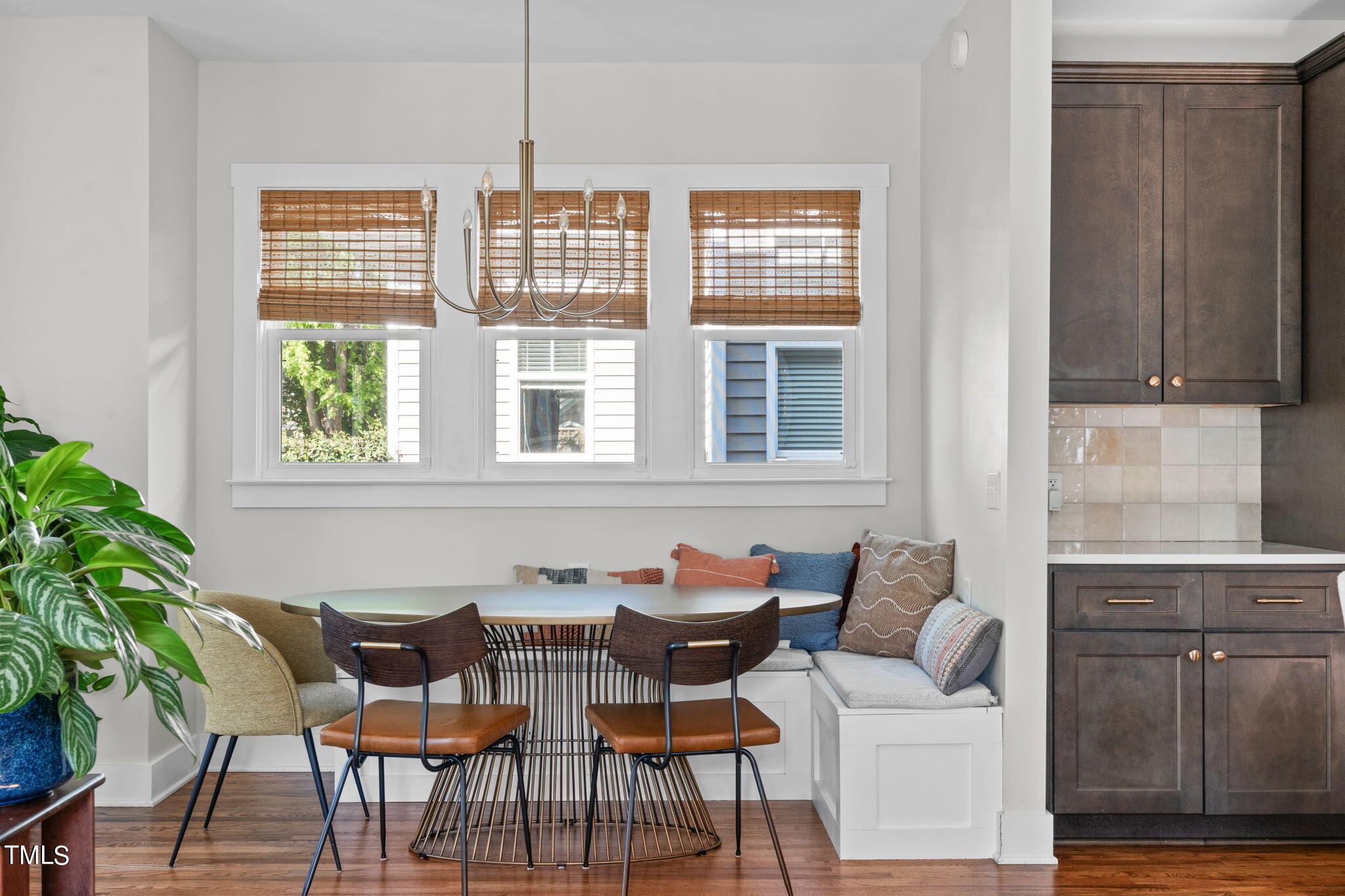 312 East Lee Street Raleigh, NC 27601 - Photo 21 of 48 a dining room with furniture and window