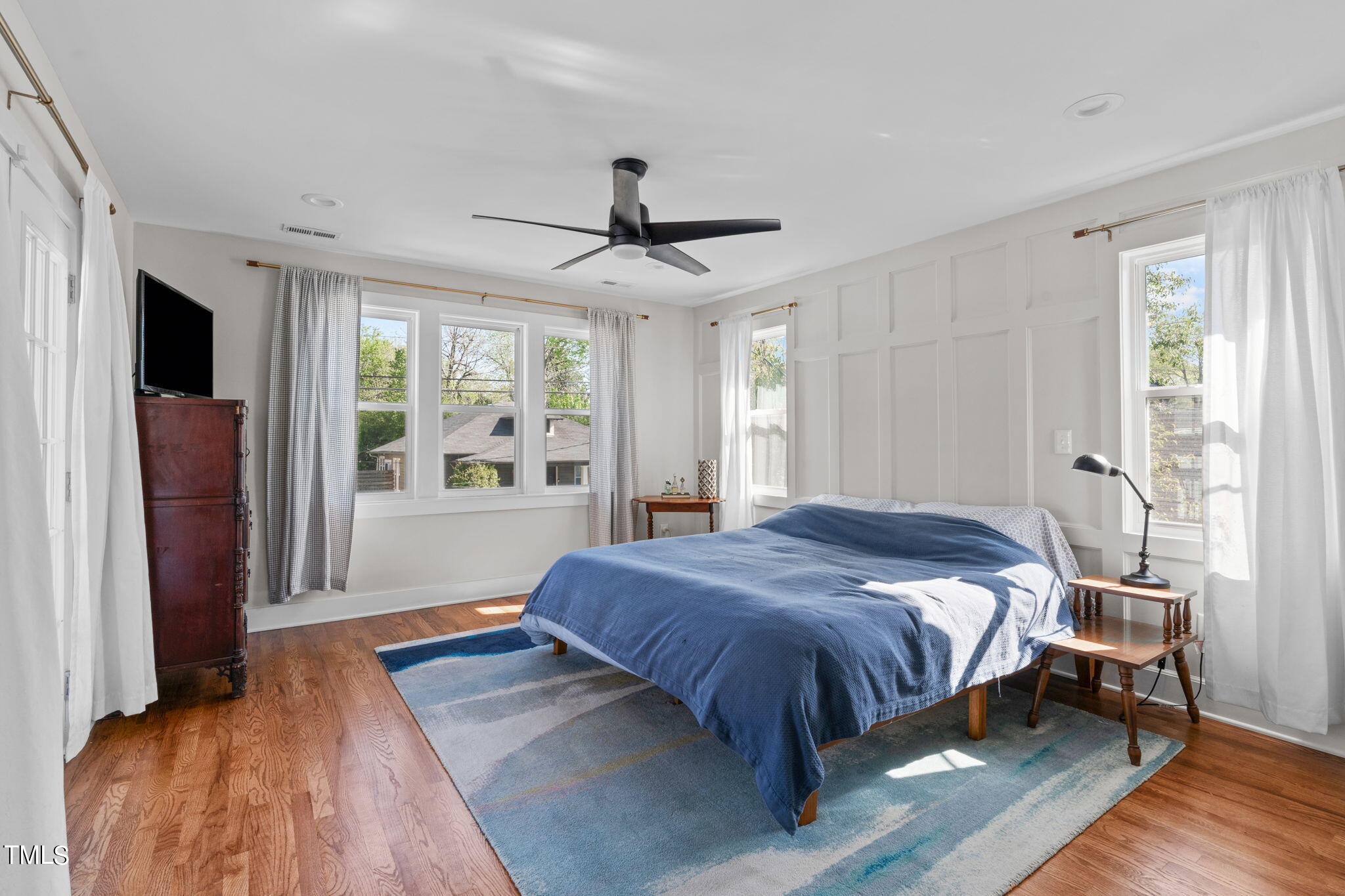 312 East Lee Street Raleigh, NC 27601 - Photo 28 of 48 a bedroom with a bed and a window