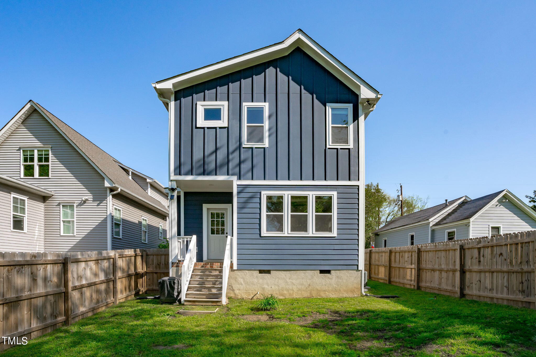 312 East Lee Street Raleigh, NC 27601 - Photo 45 of 48 a view of a house with a yard