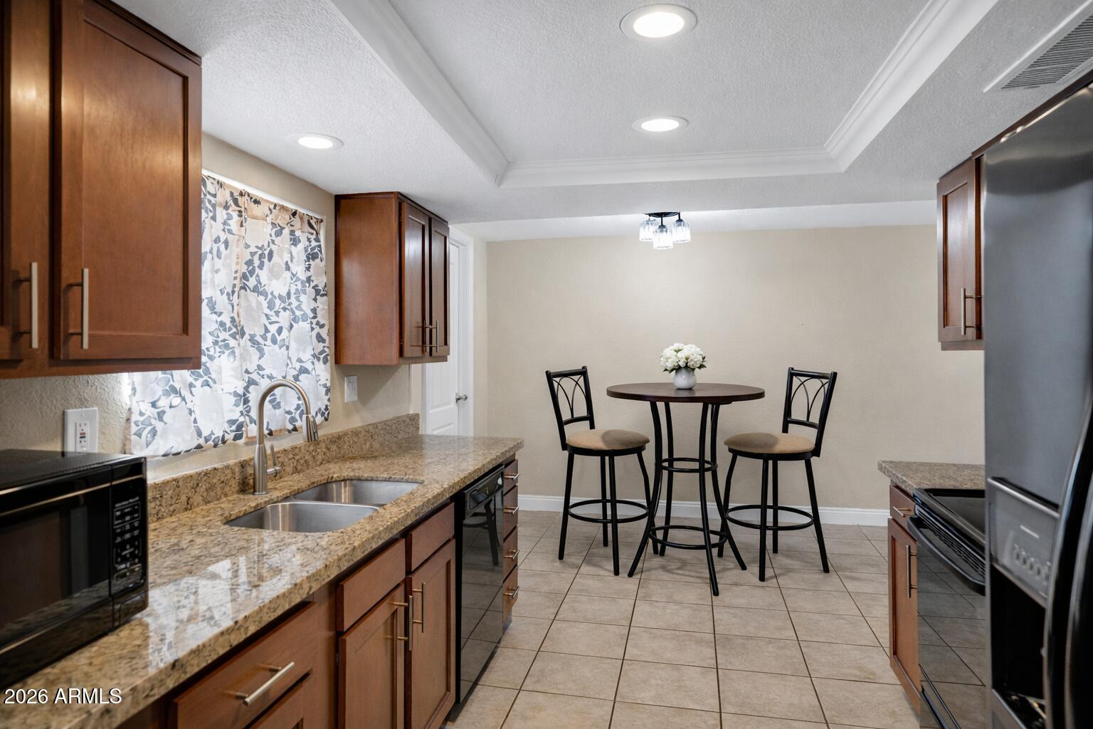 6816 North 29th Lane Phoenix, AZ 85017 - Photo 14 of 28 Kitchen