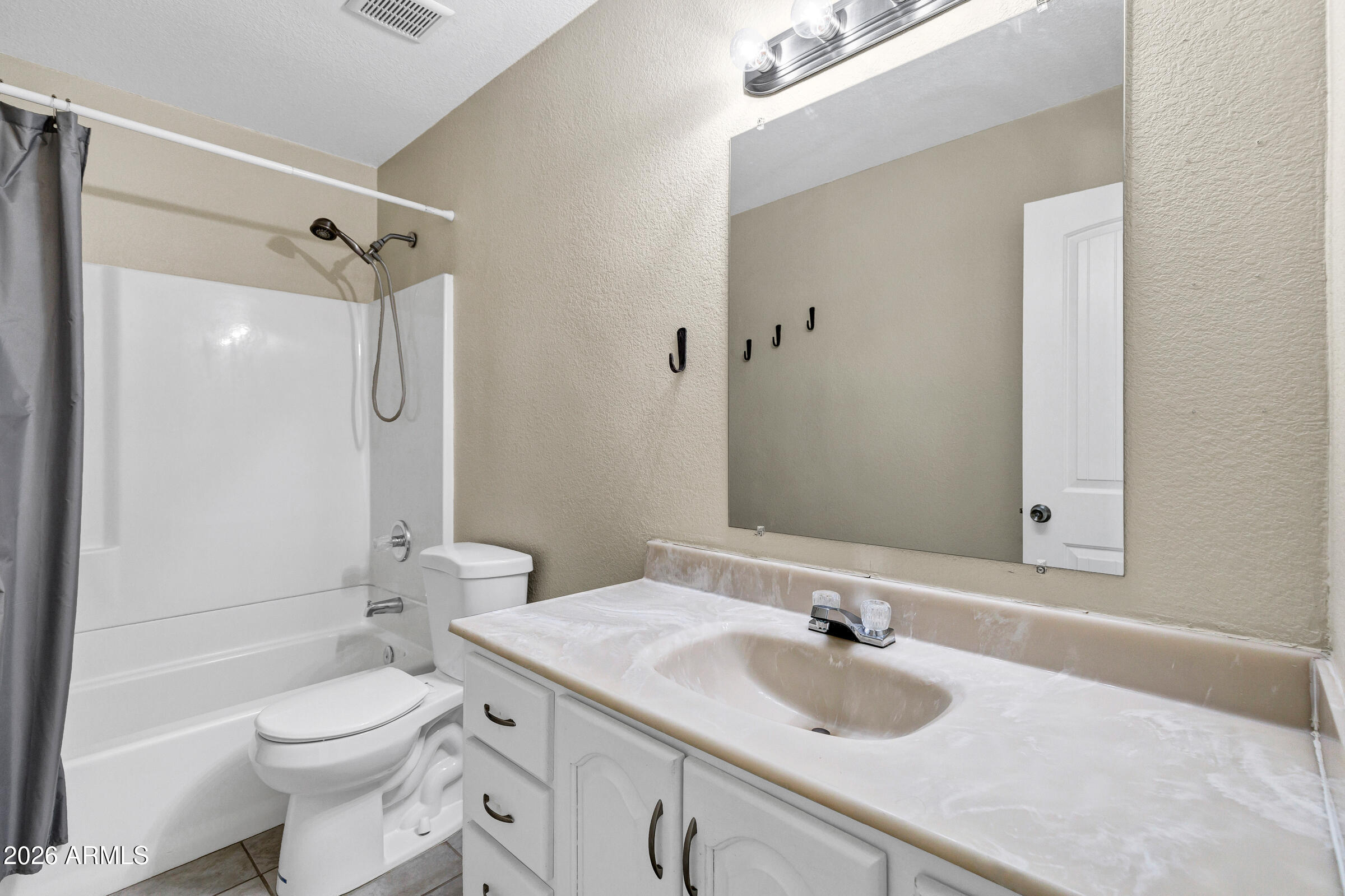 6816 North 29th Lane Phoenix, AZ 85017 - Photo 19 of 28 Bath 2