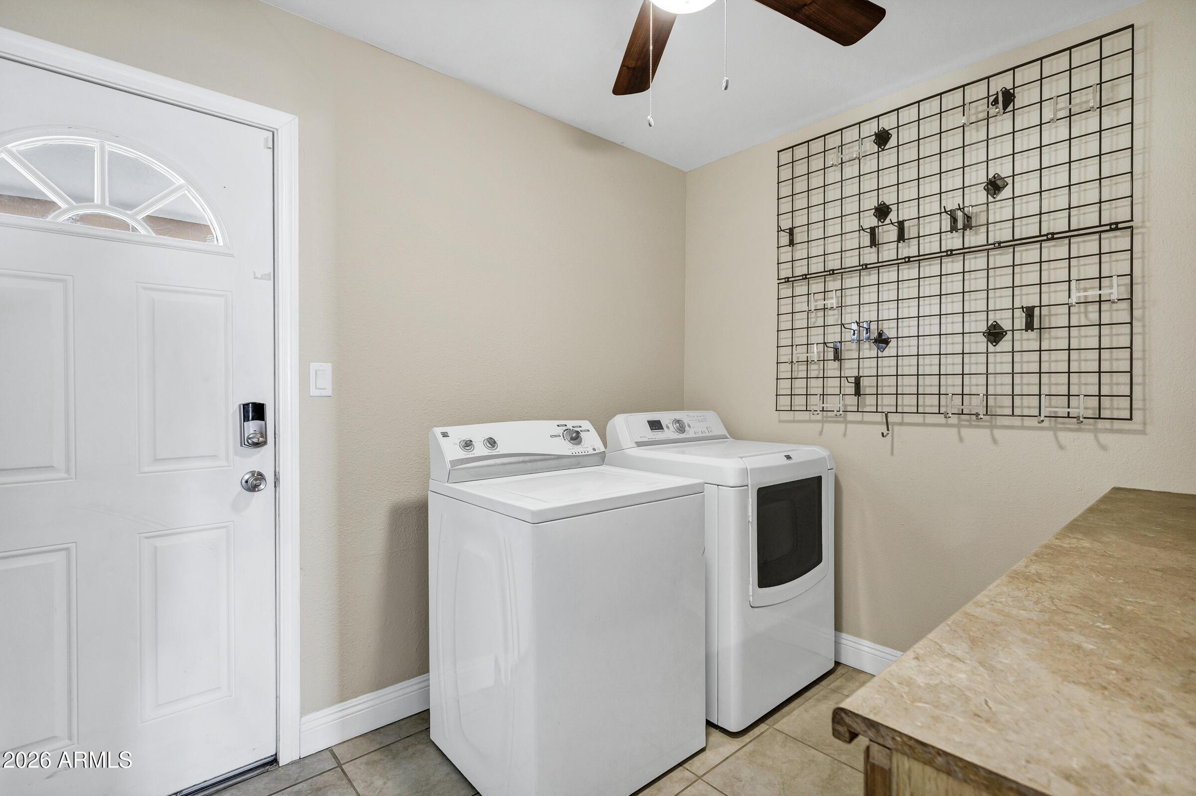 6816 North 29th Lane Phoenix, AZ 85017 - Photo 25 of 28 Laundry room Interior