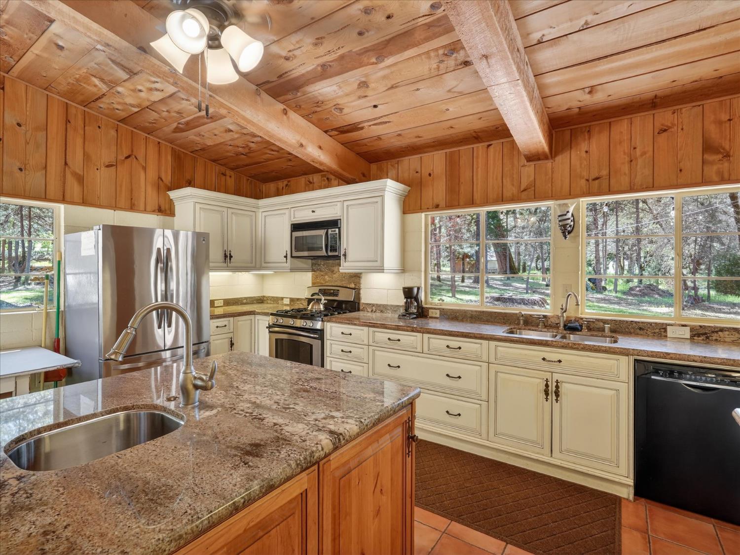 37733 Black Ranch Road Oakhurst, CA 93644 - Photo 68 of 98