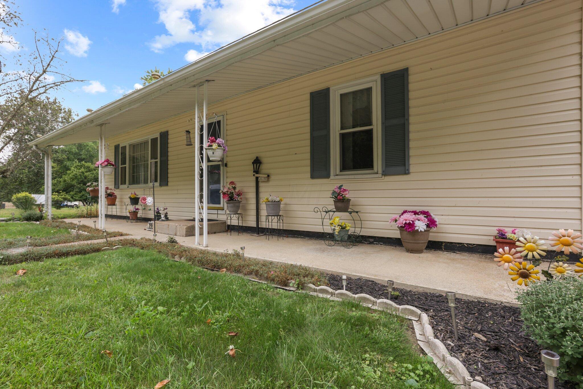 299 Narrows Road Chillicothe, OH 45601 - Photo 2 of 33 27-web-or-mls-0V3A8054