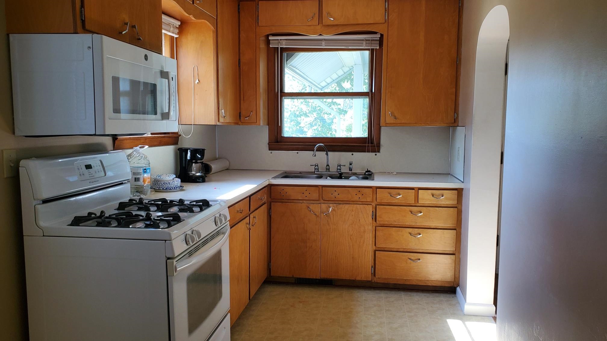 5869 South Mission Road Mount Pleasant, MI 48858 - Photo 8 of 19 1947716-ba8618e6-ff4a-4723-9512-d1da93623499.JPG