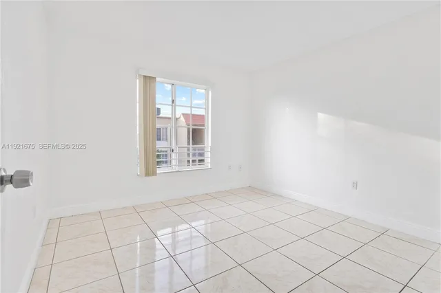 $2,350 | 5102 Northwest 79th Avenue, Unit 304, Doral, FL 33166