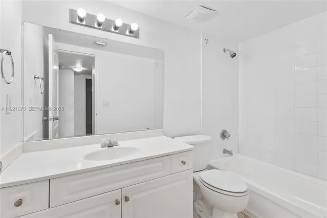 $2,200 | 5102 Northwest 79th Avenue, Unit 304, Doral, FL 33166