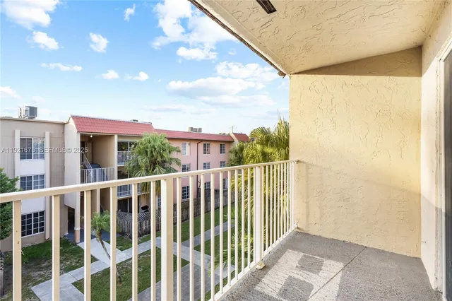 $2,350 | 5102 Northwest 79th Avenue, Unit 304, Doral, FL 33166