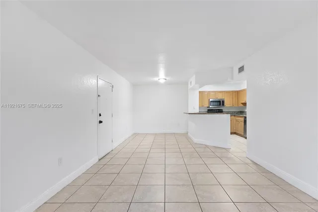 $2,350 | 5102 Northwest 79th Avenue, Unit 304, Doral, FL 33166