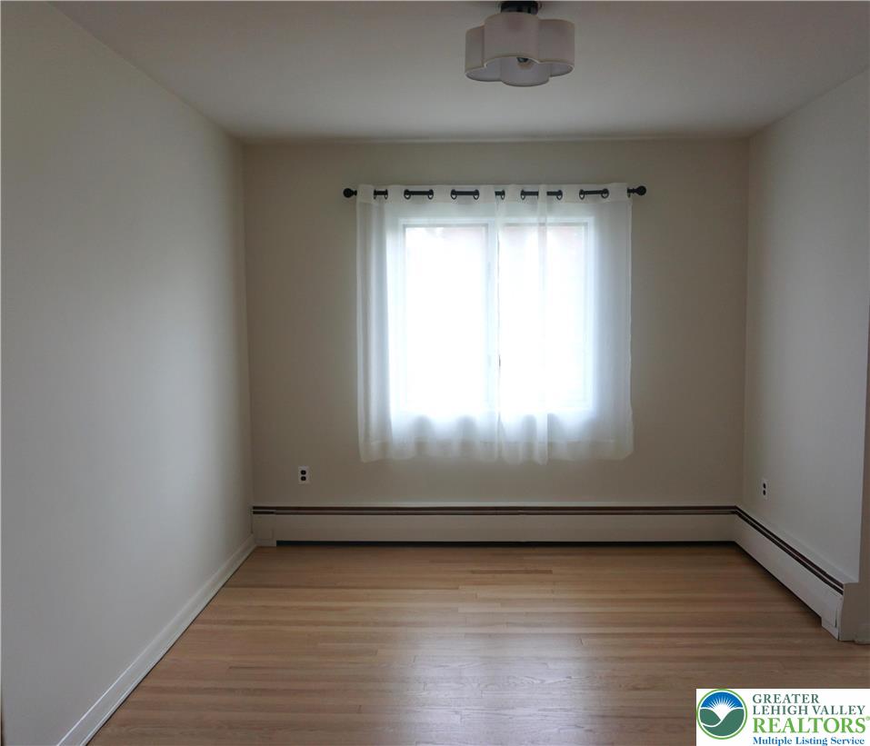 1718 Calypso Avenue Bethlehem, PA 18018 - Photo 8 of 32 Dining Room