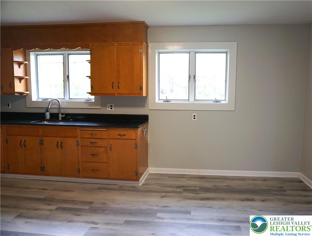 1718 Calypso Avenue Bethlehem, PA 18018 - Photo 10 of 32 Kitchen