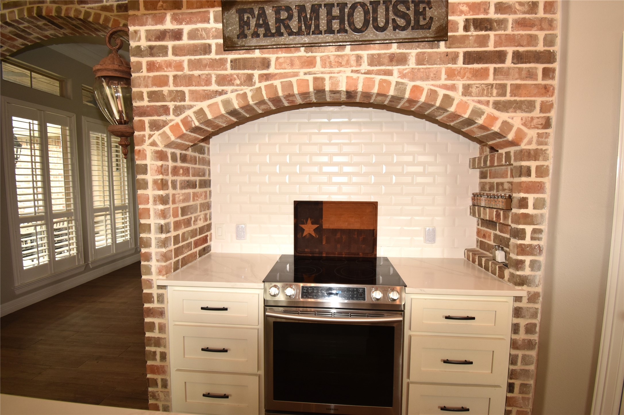 11620 Ridgecrest Beaumont, TX 77705 - Photo 7 of 20 a view of granite counter top