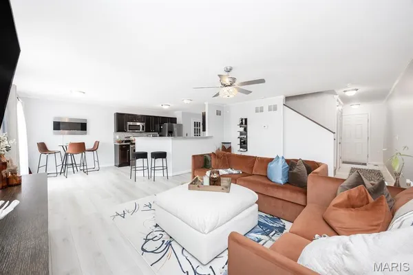 $315,000 | 846 Harbor Woods Drive, Fairview Heights, IL 62208