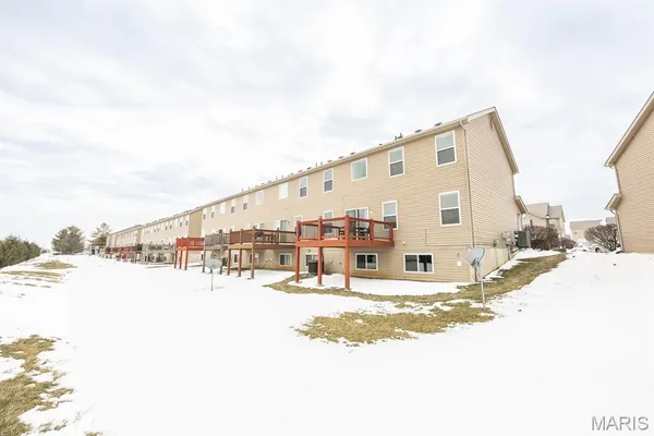 $315,000 | 846 Harbor Woods Drive, Fairview Heights, IL 62208