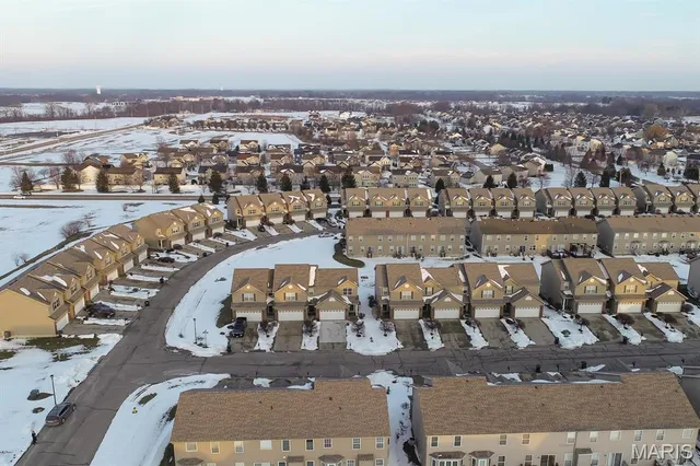 $325,000 | 846 Harbor Woods Drive, Fairview Heights, IL 62208