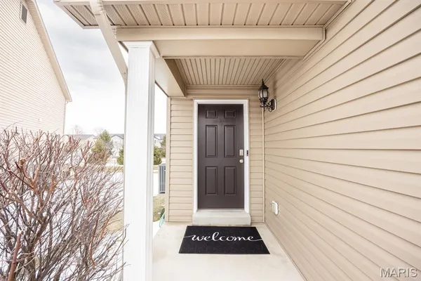 $315,000 | 846 Harbor Woods Drive, Fairview Heights, IL 62208
