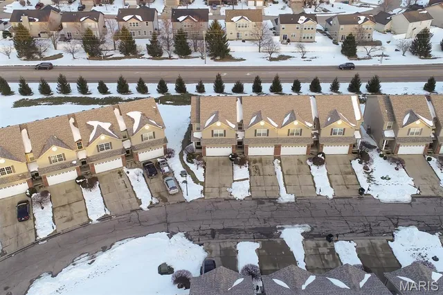 $325,000 | 846 Harbor Woods Drive, Fairview Heights, IL 62208