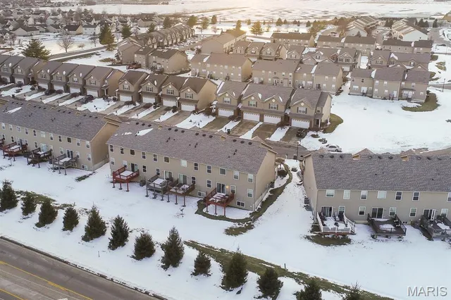 $325,000 | 846 Harbor Woods Drive, Fairview Heights, IL 62208