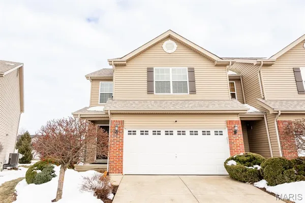 $315,000 | 846 Harbor Woods Drive, Fairview Heights, IL 62208