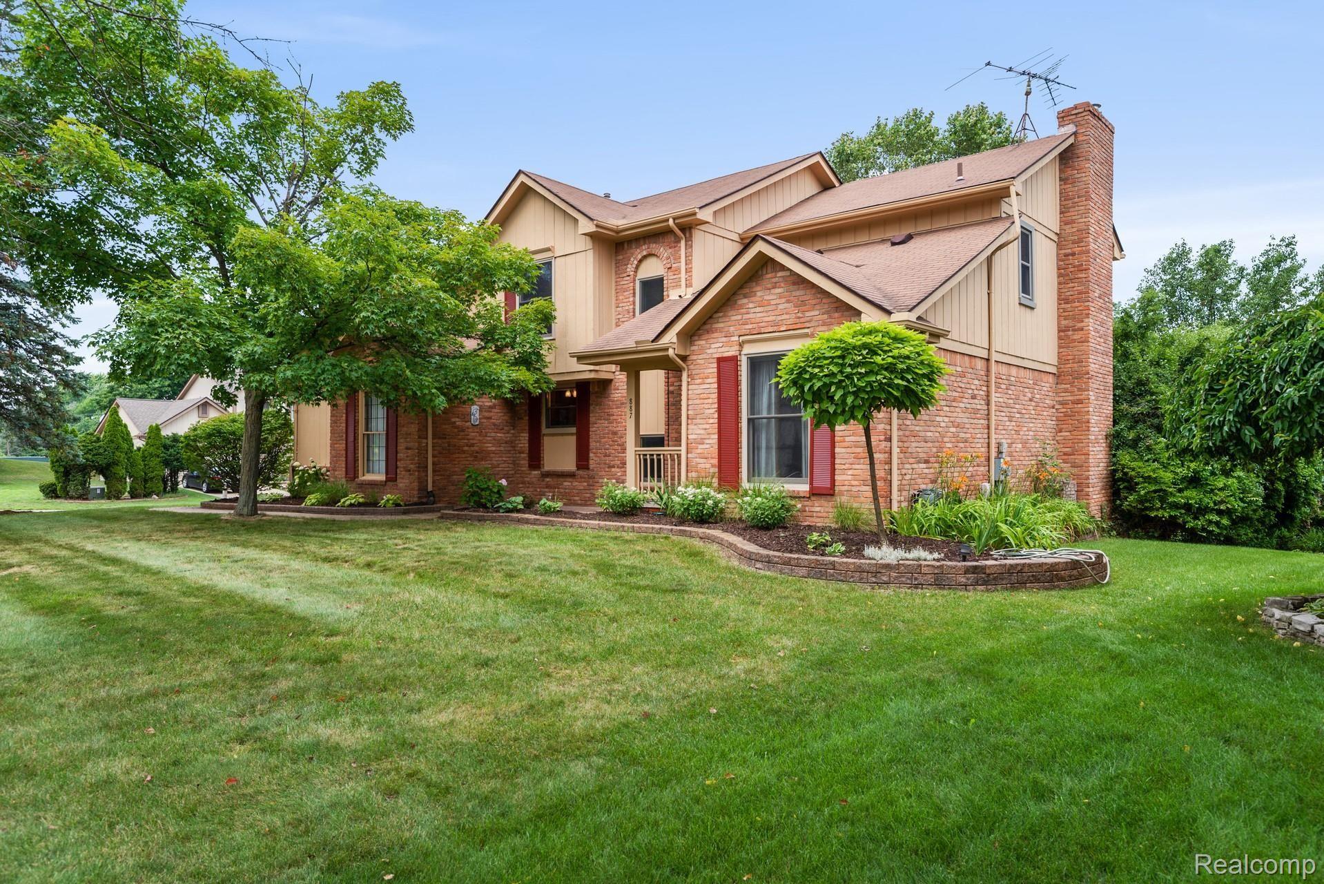 887 Ten Point Drive Rochester, MI 48309 - Photo 2 of 39 039-photo--7342963.jpg