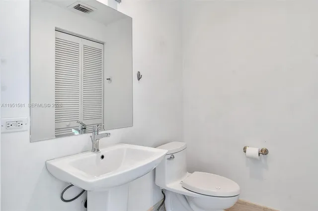 $4,450 | 3470 East Coast Avenue, Unit H1614, Miami, FL 33137