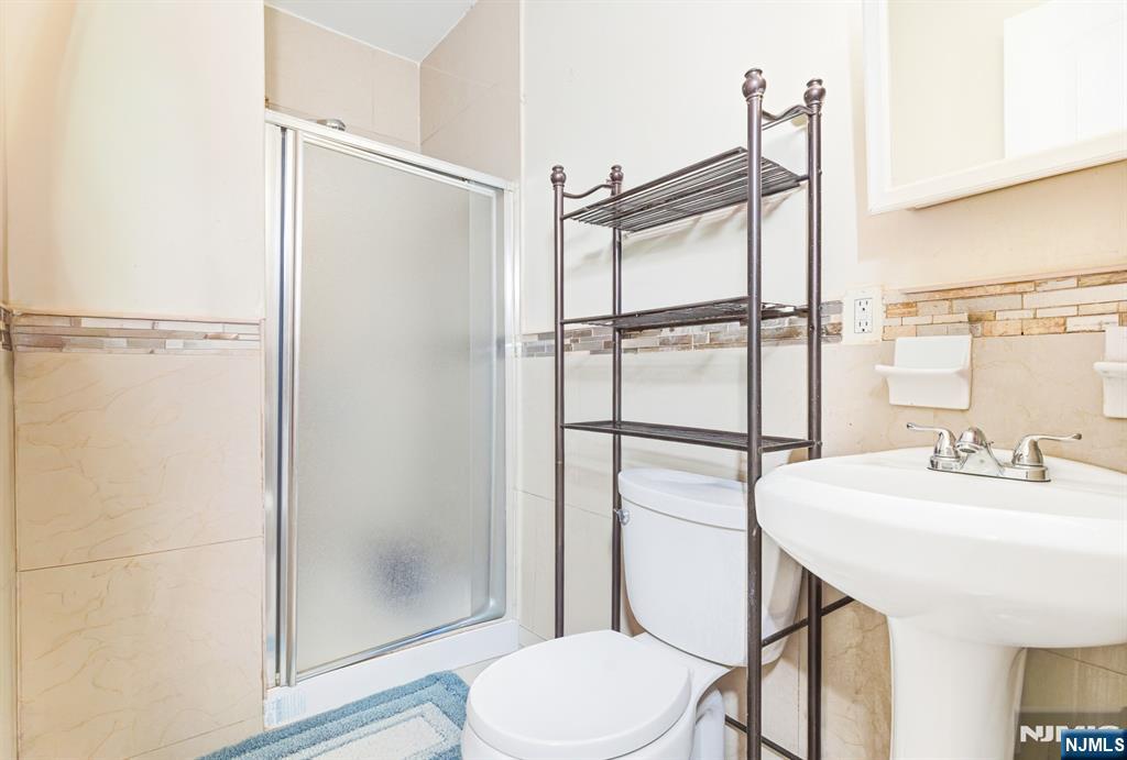 51 Lyons Avenue Newark, NJ 07112 - Photo 7 of 20