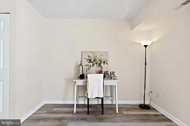 $2,700 | 107 St Charles Square, Sterling, VA 20164