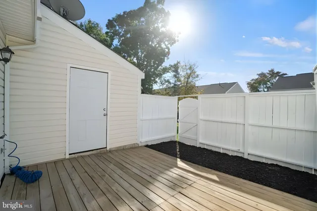 $2,700 | 107 St Charles Square, Sterling, VA 20164