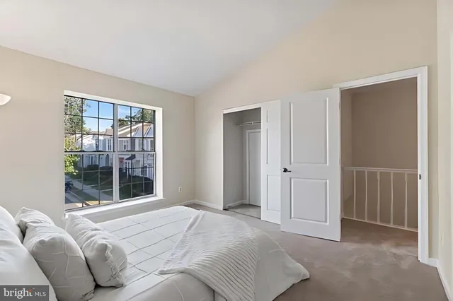 $2,700 | 107 St Charles Square, Sterling, VA 20164